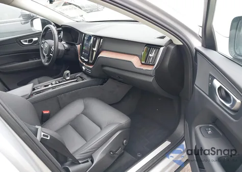 2024 Volvo Xc60 B5 Plus Dark Theme из США, поврежденный, VIN YV4L12RL5R1885058